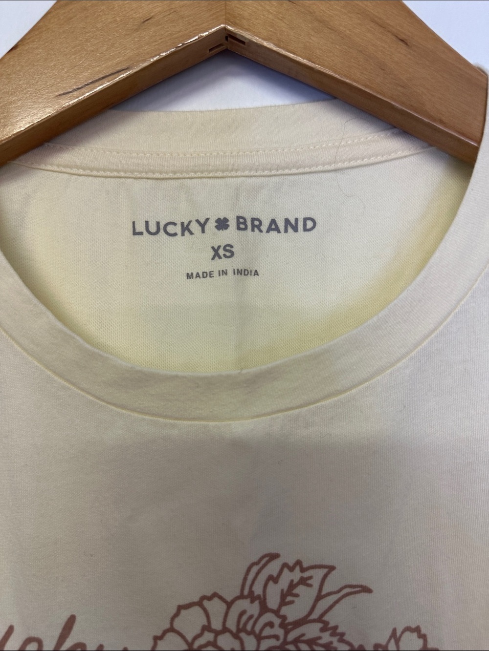 Lucky Brand Cream Short-Sleeve Tee with embroidered floral heart XS and medium - Picture 2 of 4